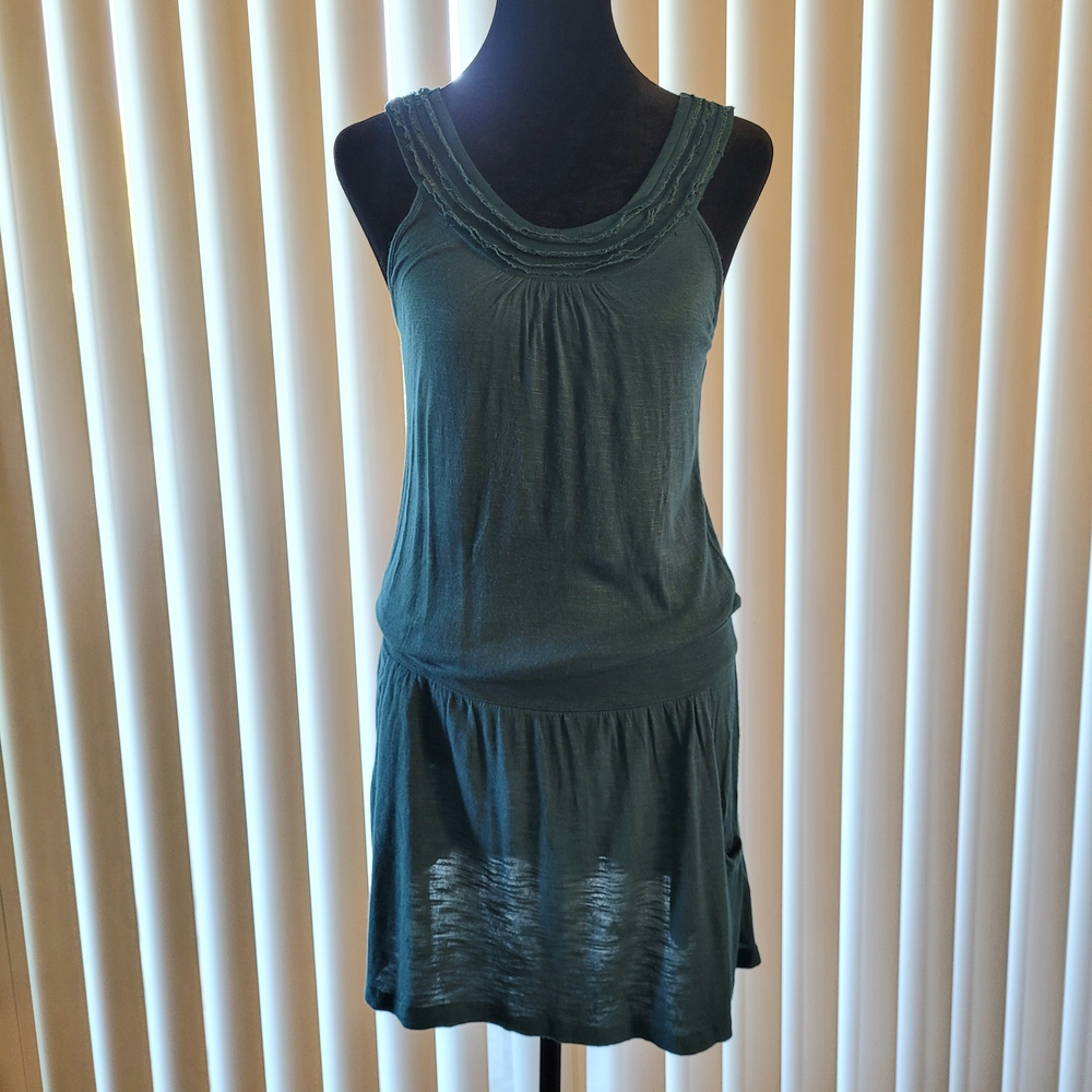 Elegant Green Sleeveless Dress